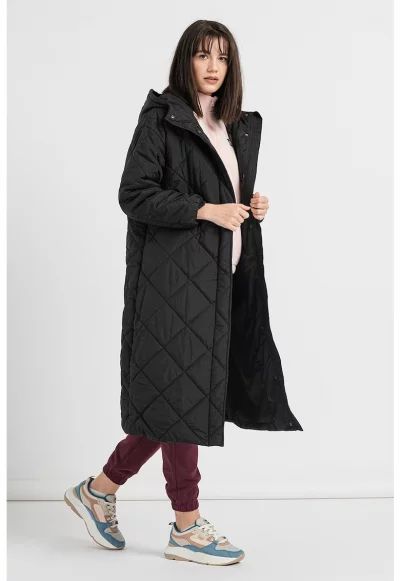 Зимно капитонирано яке с качулка