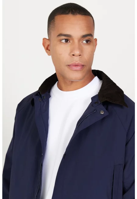 Зимно яке с качулка и джобове