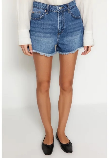 Дънки с незавършен подгъв