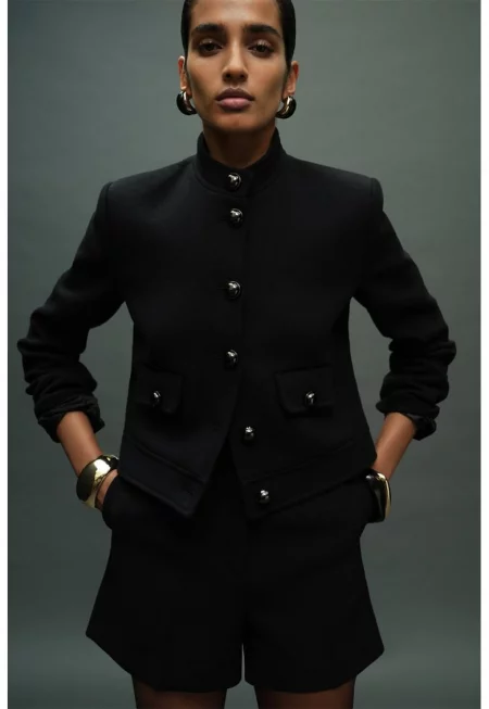 Късо яке с копчета