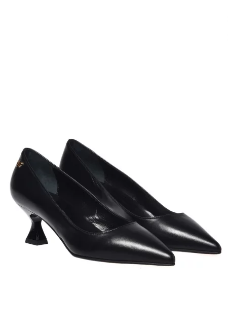 Кожени обувки с остър връх - Черен
