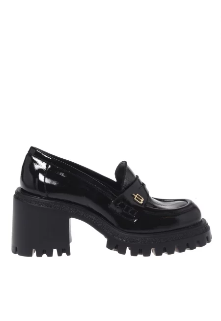 Мокасини от лачена кожа с масивен ток