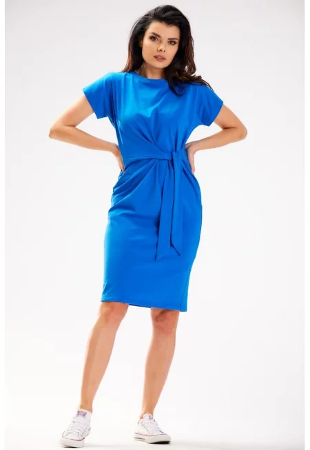 Обикновена памучна рокля с предно закопчаване