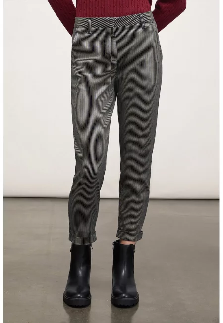 Раиран слим панталон над глезена - Мръснобял/Tъмносив