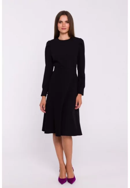 Рокля с дълъг ръкав и колан на талията