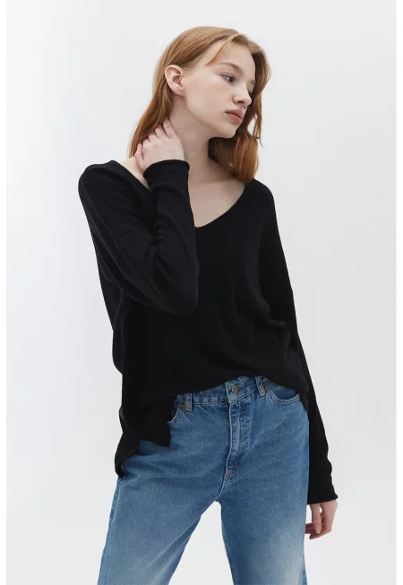 Свободен шпиц пуловер