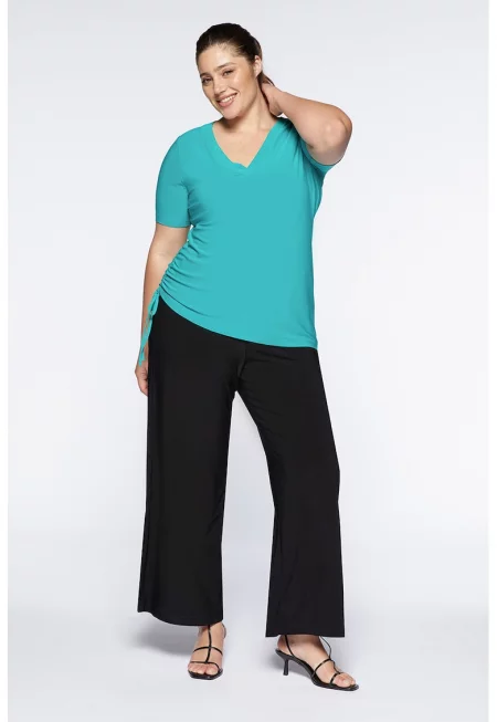 Тениска с шпиц и набирания