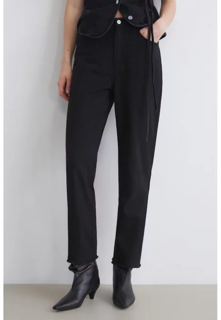 Дънки със средна талия