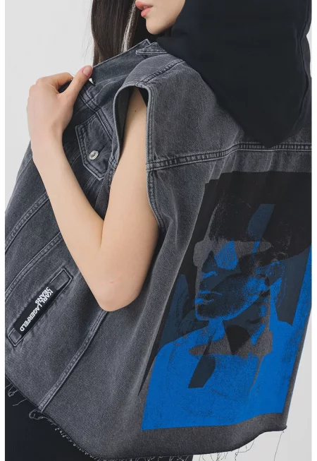 Елек от деним с джобове