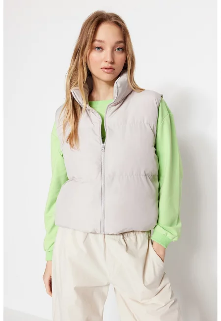 Капитониран елек с цип и вата