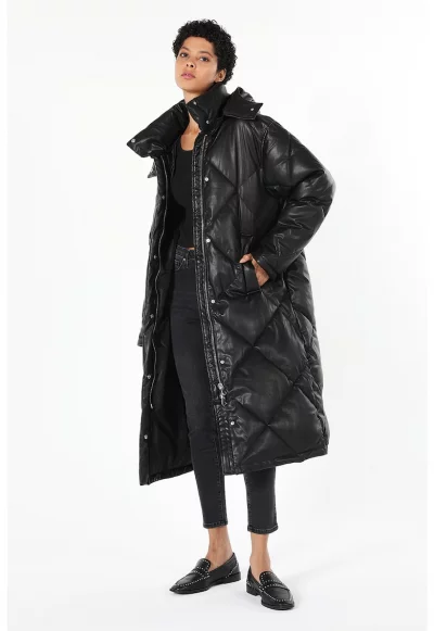 Капитонирано зимно яке с качулка