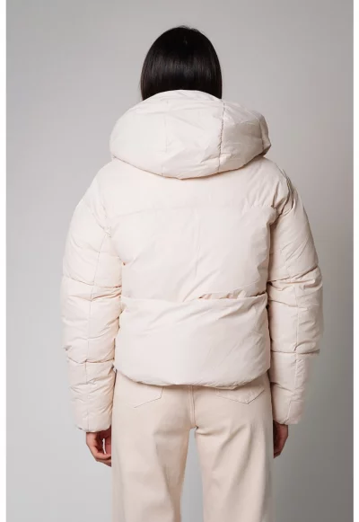 Късо зимно яке с качулка