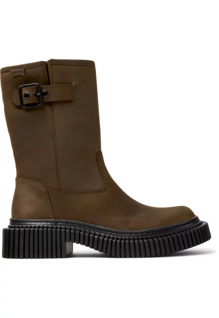 Кожени боти с декоративна тока