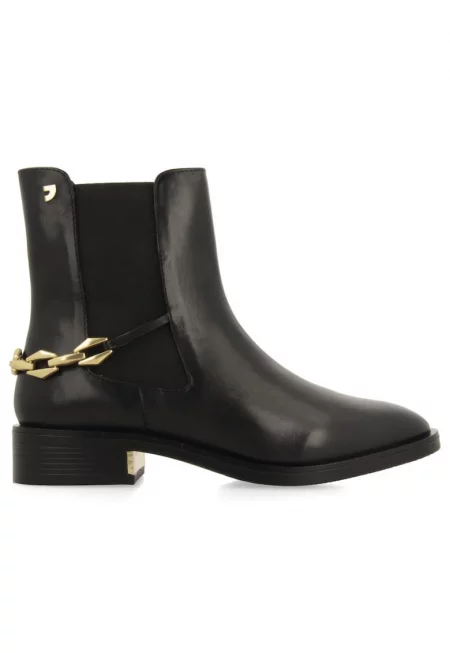 Кожени боти с верижка