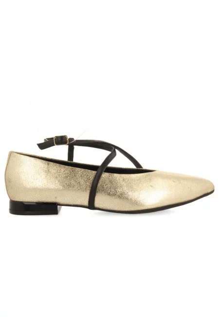 Кожени пантофки с остър връх и метален ефект - Златист