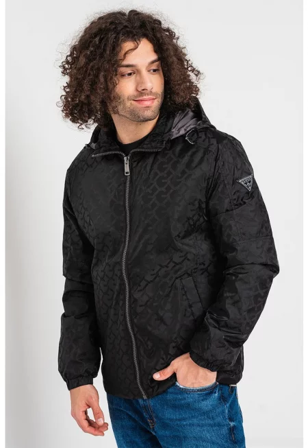 Олекотено яке с качулка