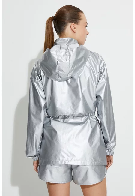 Олекотено яке с качулка