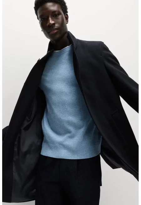 Палто с висока яка