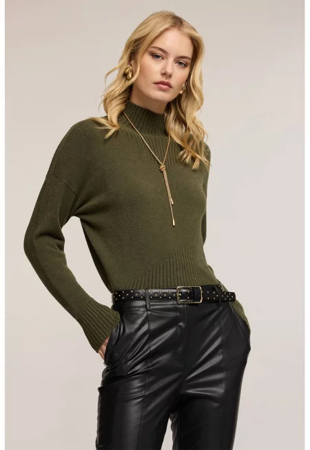 Пуловер с ниска яка - Маслинено зелено