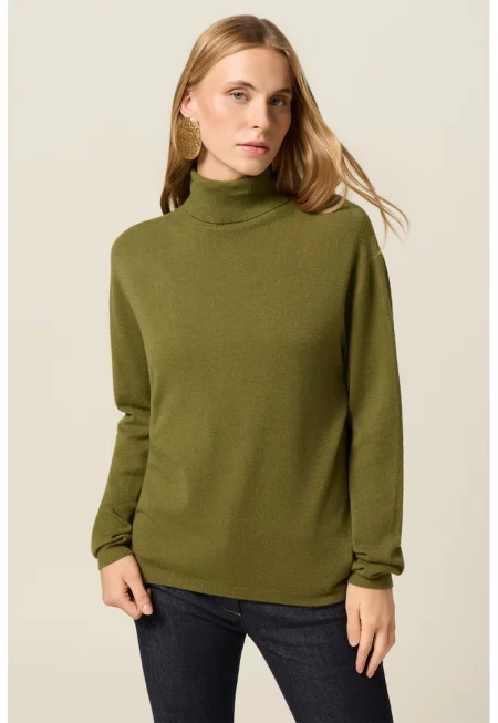 Пуловер с поло