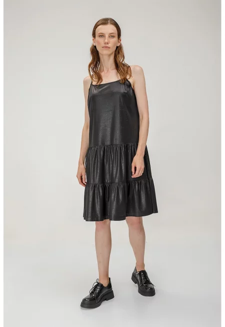 Разкроена рокля с квадратно деколте - Черен