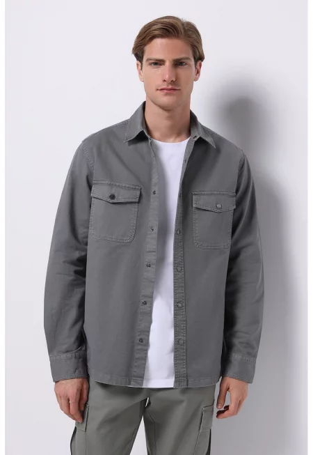 Яке от деним с джобове на гърдите