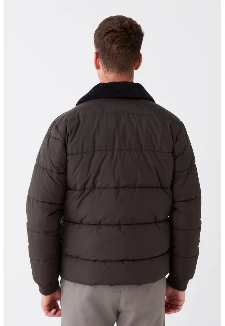 Зимно яке с джобове встрани