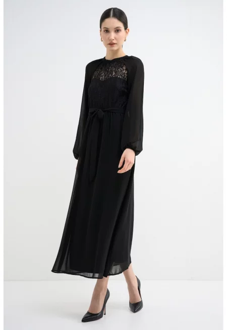 Дълга рокля с дантела