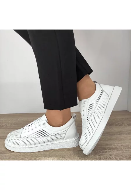 Дамски перфорирани обувки  Бял
