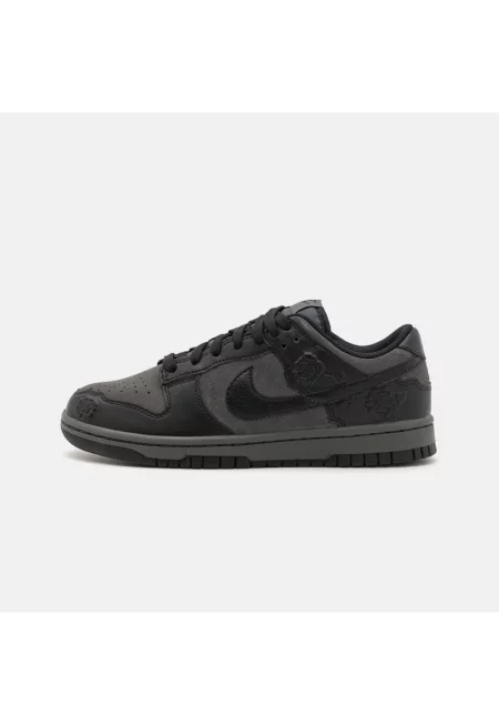 Дамски спортни обувки -  Dunk Low Black Roses