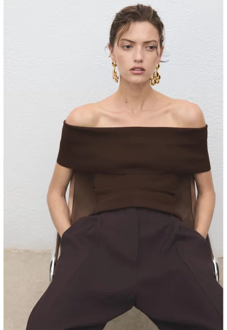 Фино плетен топ с голо рамо