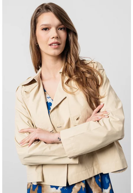 Къс тренч с двиредно закопчаване