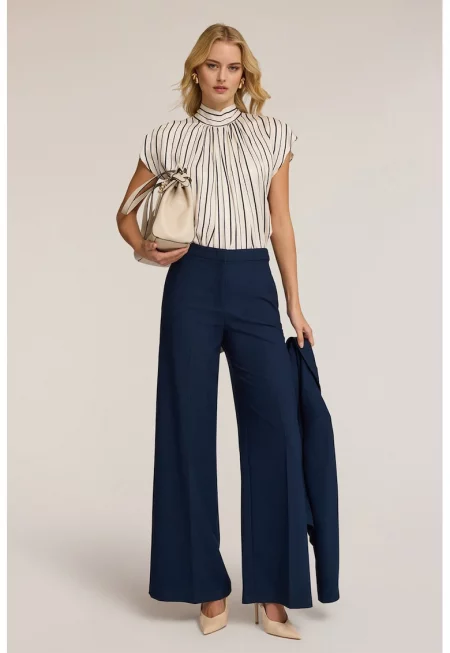 Раирана блуза с панделка на яката - Мръснобял/Тъмносин