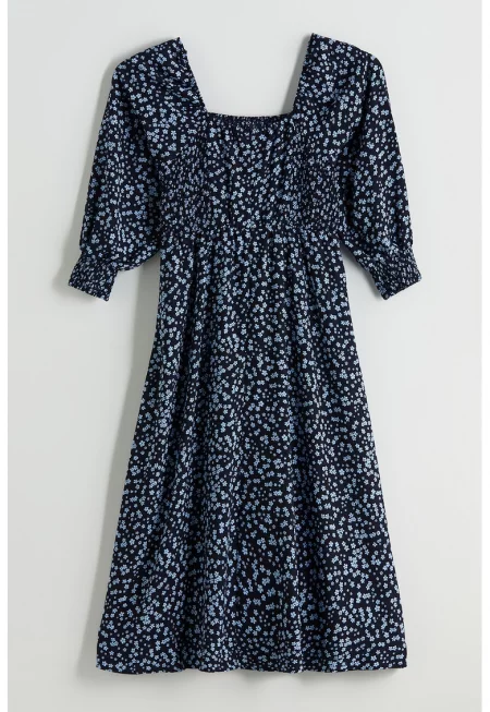 Рокля с квадратно деколте