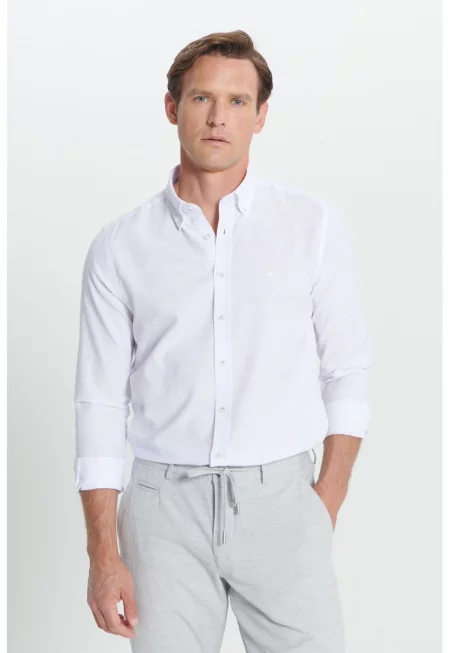 Слим риза с копчета на яката