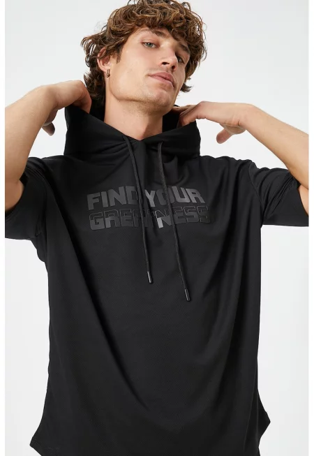 Тениска с качулка и паднали ръкави