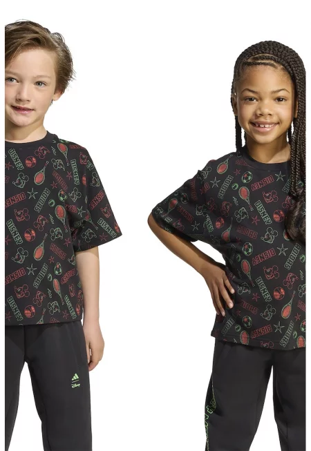 Тениска с овално деколте