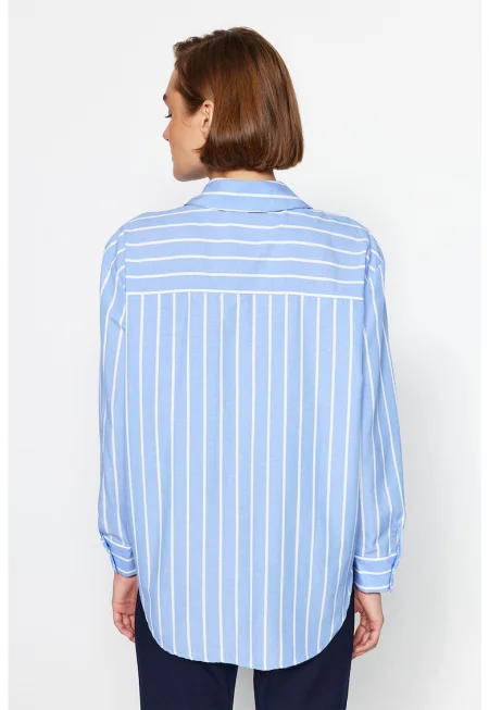 Уголемена раирана риза