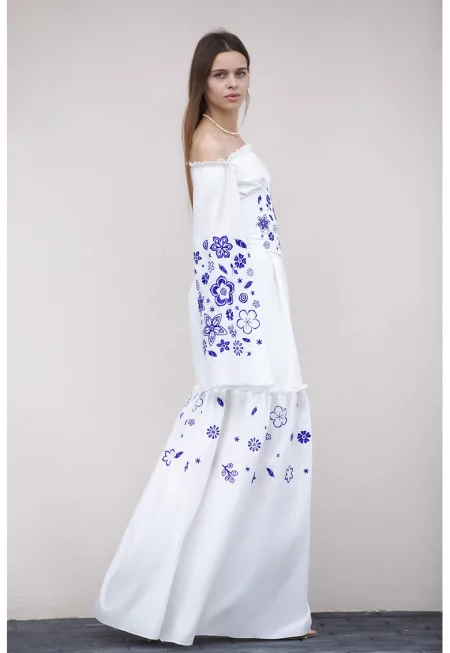 Дълга рокля с голи рамене и флорални мотиви - Бял/Син