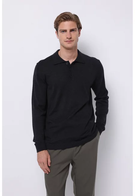 Фино плетен пуловер с яка