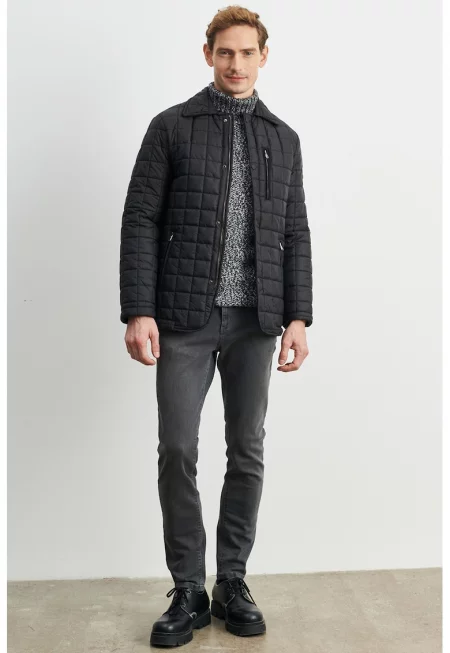 Олекотено зимно яке с остра яка