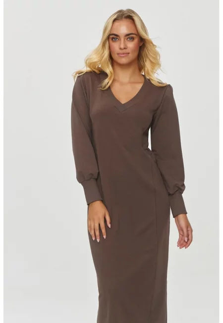 Права рокля с V-образно деколте