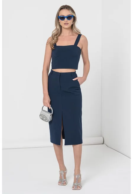 Скъсен топ с подчертани чашки - Тъмносин