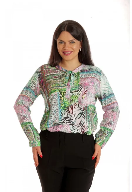 888141927-Дамска блуза - асиметрична - зелена с щампа и панделка