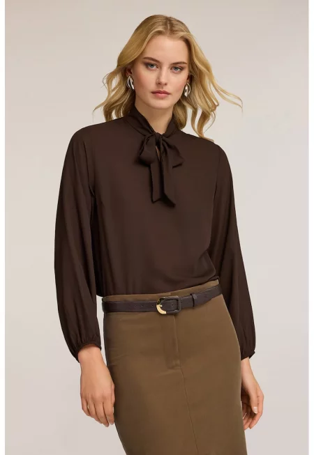 Блуза с панделка