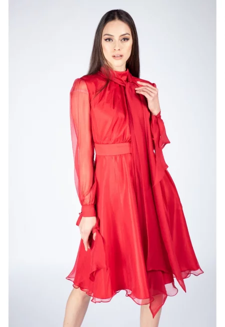 Копринена рокля с шалове