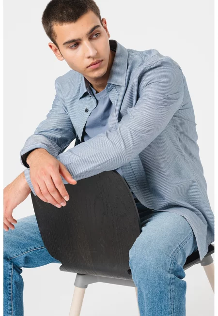 Памучна риза с остра яка - Бял/Тъмносин