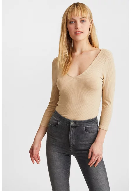 Плетена рипсена блуза с шпиц