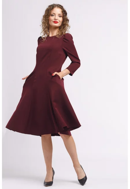 Плисирана миди рокля с джобове встрани