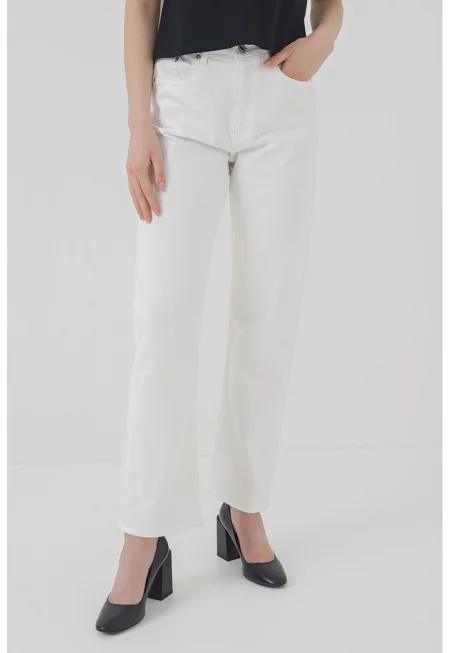 Прави дънки с джобове - Крем